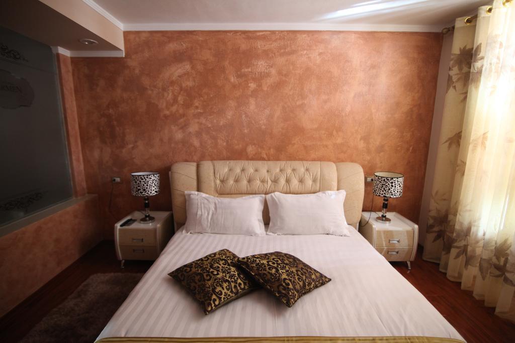 Hotel Carmen Shkoder Luaran gambar