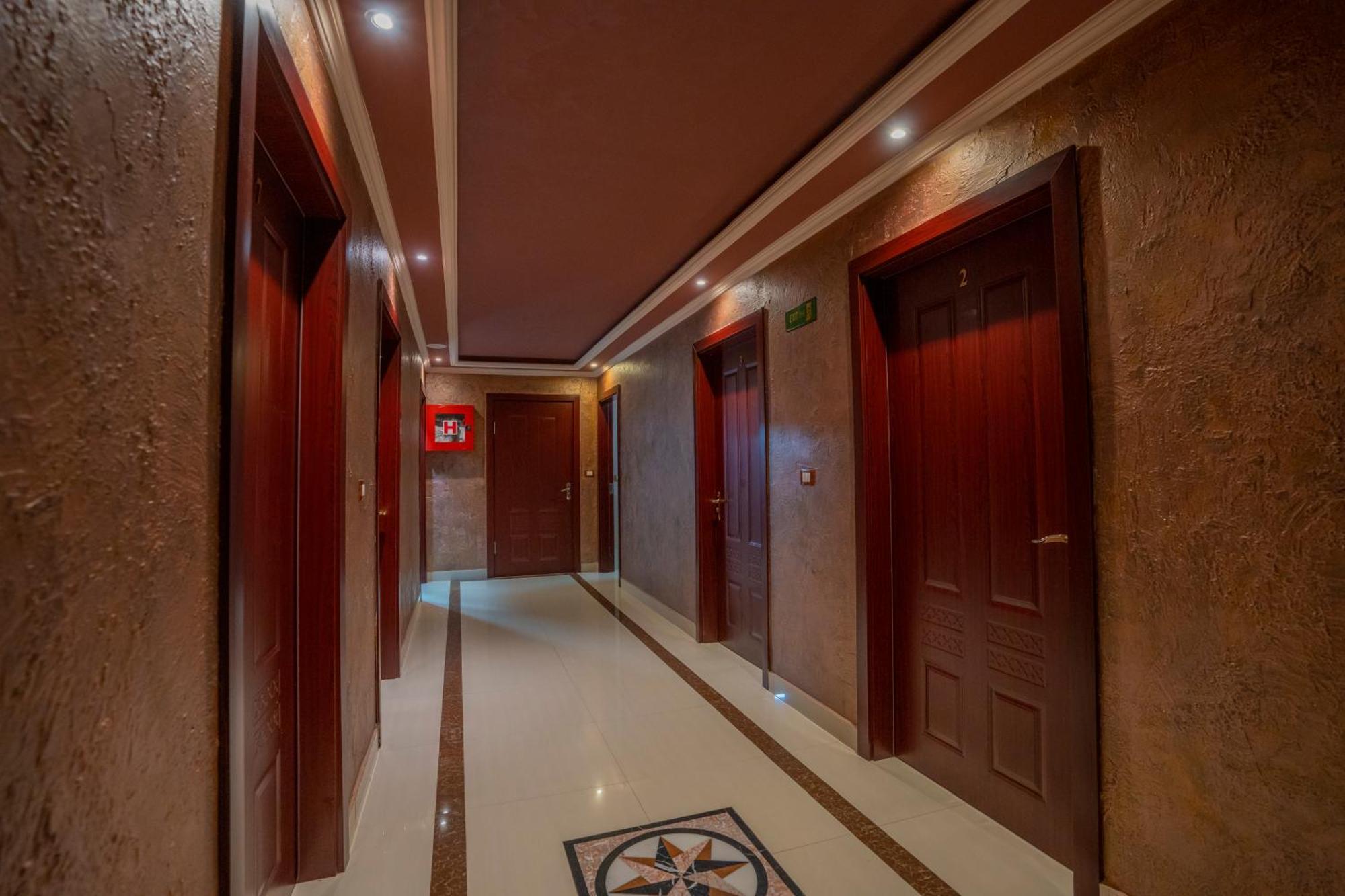 Hotel Carmen Shkoder Luaran gambar