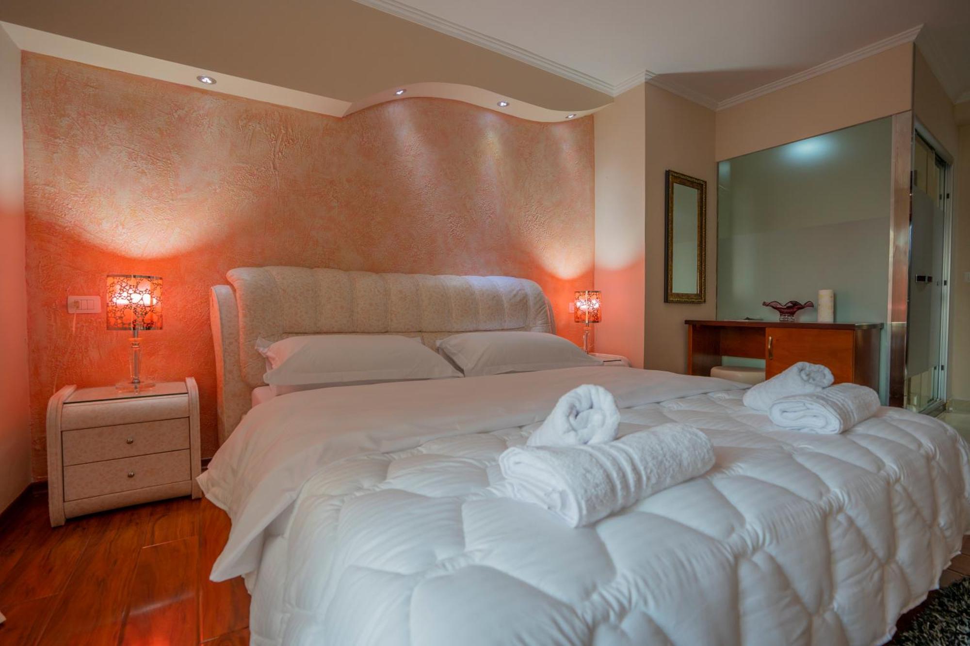 Hotel Carmen Shkoder Luaran gambar