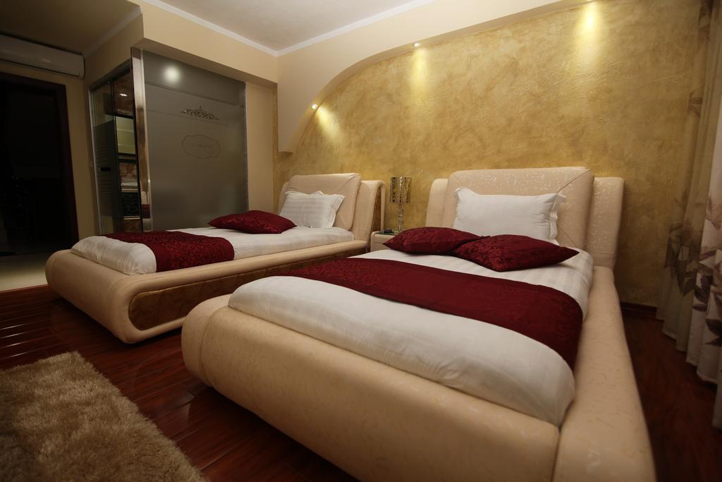 Hotel Carmen Shkoder Luaran gambar