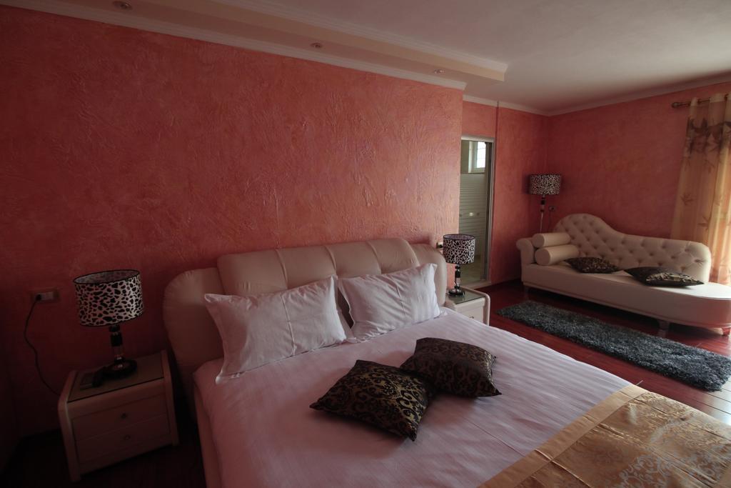 Hotel Carmen Shkoder Bilik gambar