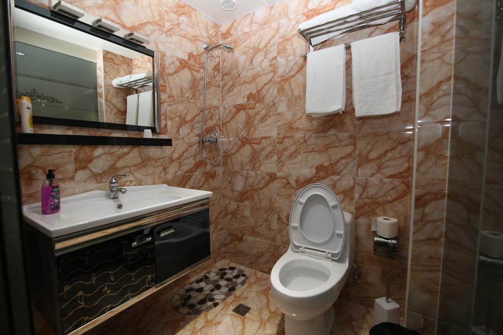 Hotel Carmen Shkoder Luaran gambar