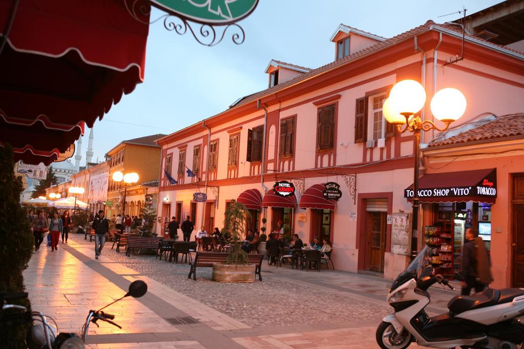 Hotel Carmen Shkoder Luaran gambar