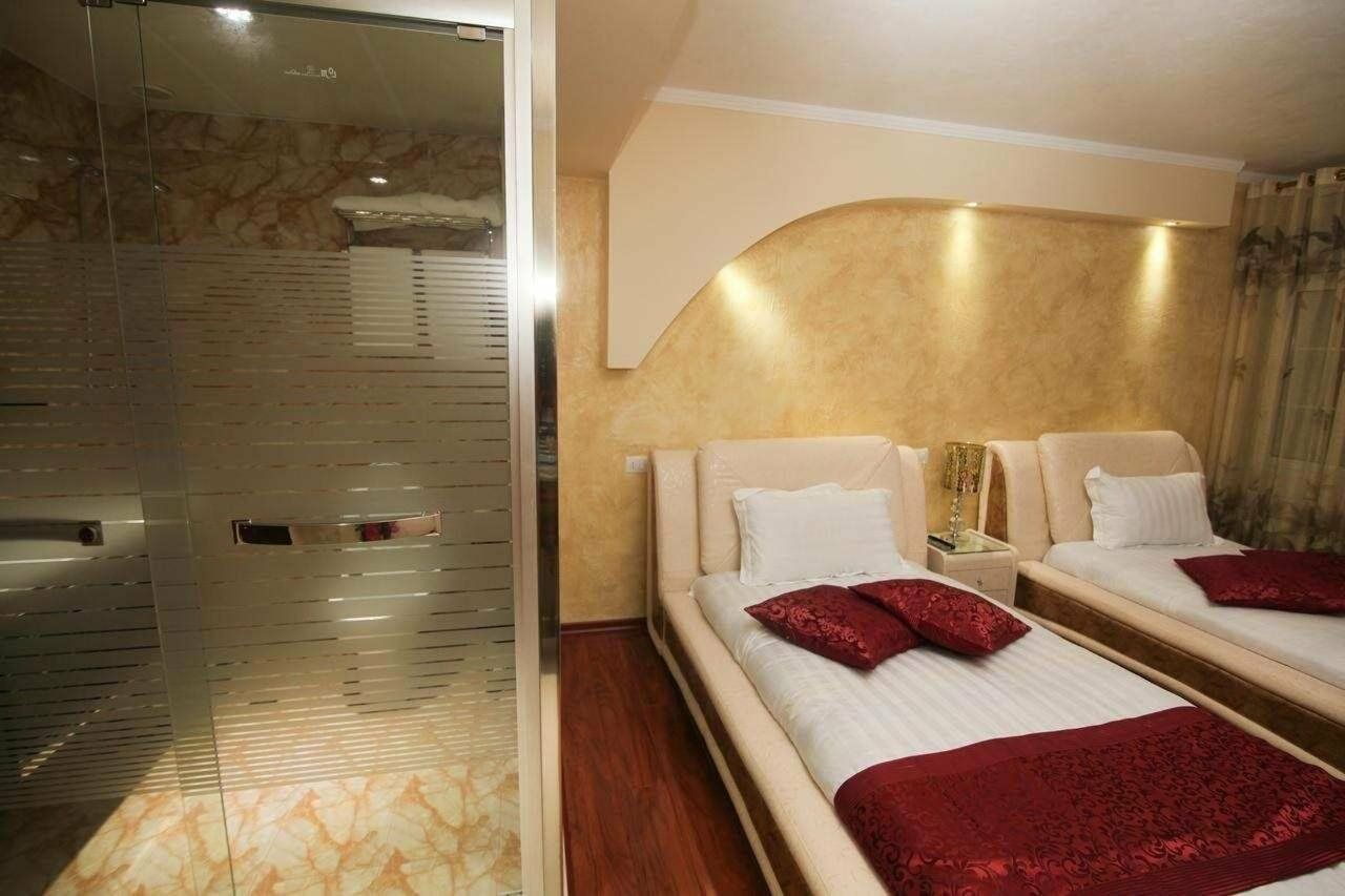 Hotel Carmen Shkoder Luaran gambar