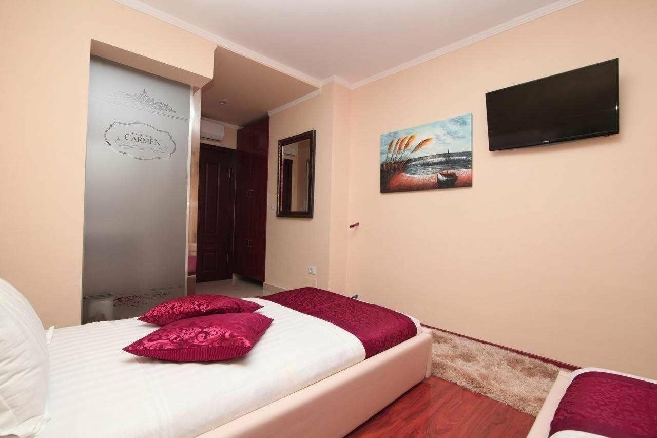 Hotel Carmen Shkoder Luaran gambar